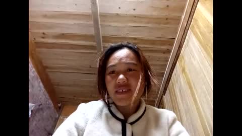 lyn_eva online show from March 8, 2026, 10:13 pm