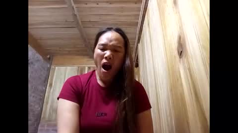 lyn_eva online show from June 3, 2026, 10:04 pm