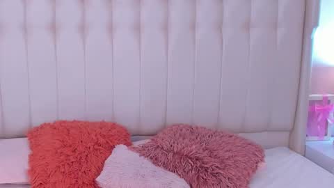 Snapshot of lyn_smith_ chatting on October 20, 2025, 11:32 am Lyn online show from October 20, 2025, 11:32 am