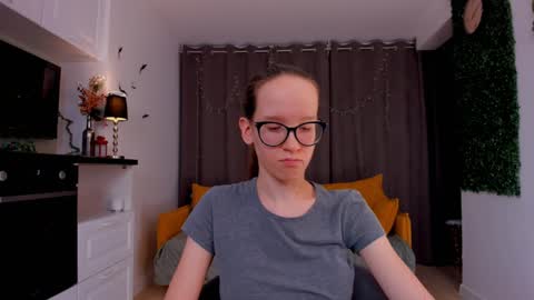 Snapshot of lynettebails chatting on February 7, 2025, 1:47 am Sara online show from February 7, 2025, 1:47 am