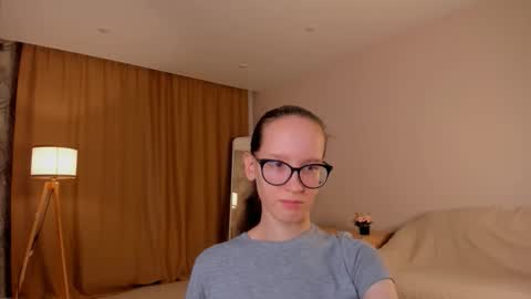 Sara online show from October 28, 2025, 4:42 pm