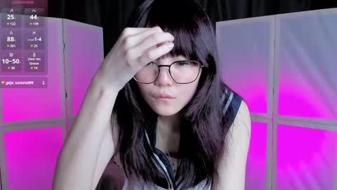 Suki online show from February 14, 2025, 8:37 pm