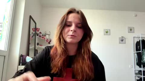 Snapshot of lynhittner chatting on April 15, 2026, 10:11 am Sophia online show from April 15, 2026, 10:11 am