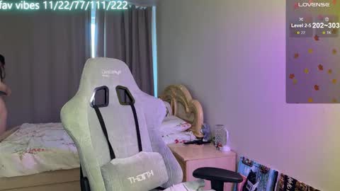 Snapshot of lynne_dawson chatting on October 2, 2025, 10:00 am lynne_dawson online show from October 2, 2025, 10:00 am