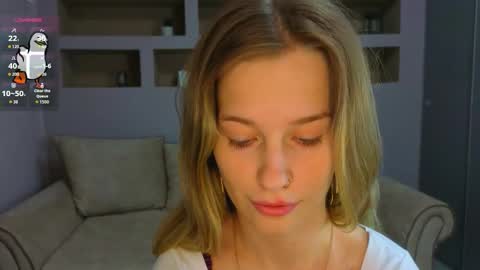 Snapshot of lynntiny chatting on September 27, 2025, 6:02 pm Lynn online show from September 27, 2025, 6:02 pm