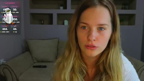 Snapshot of lynntiny chatting on October 19, 2025, 5:24 pm Lynn online show from October 19, 2025, 5:24 pm