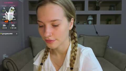 Snapshot of lynntiny chatting on November 12, 2025, 3:23 pm Lynn online show from November 12, 2025, 3:23 pm