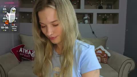 Snapshot of lynntiny chatting on November 28, 2025, 5:15 pm Lynn online show from November 28, 2025, 5:15 pm