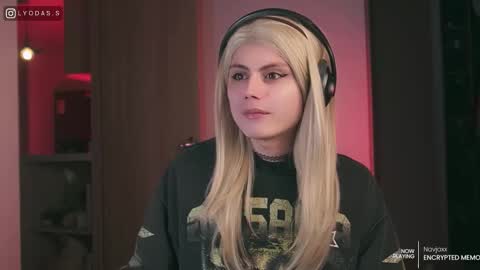 Lyodass online show from February 3, 2026, 1:04 am