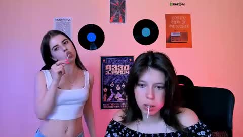 Snapshot of lyra_desire chatting on June 14, 2026, 7:27 pm lyra_desire online show from June 14, 2026, 7:27 pm