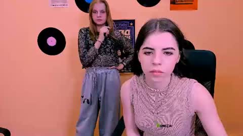 Snapshot of lyra_desire chatting on June 21, 2026, 9:01 am lyra_desire online show from June 21, 2026, 9:01 am