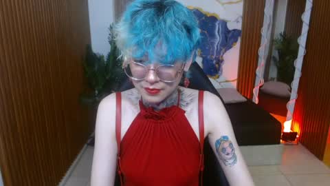 lyra_tay online show from May 2, 2026, 7:19 pm