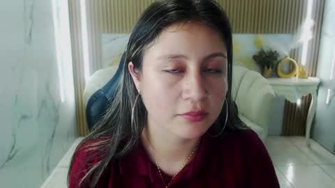lyrafrost_s online show from May 20, 2026, 2:56 pm
