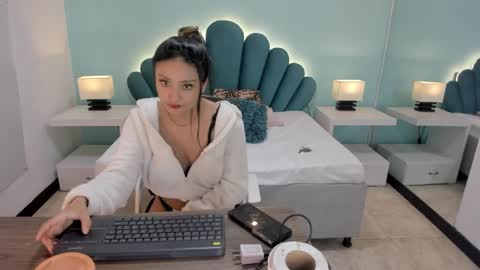 lysayrise online show from December 27, 2024, 1:28 pm