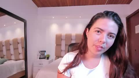 Snapshot of lyssa_muller chatting on October 8, 2025, 12:25 pm Lyssa  Everyday From 0700 to 1630 Col Time online show from October 8, 2025, 12:25 pm