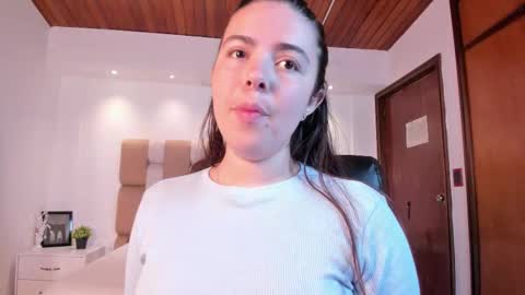 Snapshot of lyssa_muller chatting on October 11, 2025, 2:04 pm Lyssa  Everyday From 0700 to 1630 Col Time online show from October 11, 2025, 2:04 pm