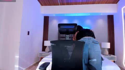 Snapshot of lyssa_muller chatting on October 24, 2025, 12:56 pm Lyssa  Everyday From 0700 to 1630 Col Time online show from October 24, 2025, 12:56 pm