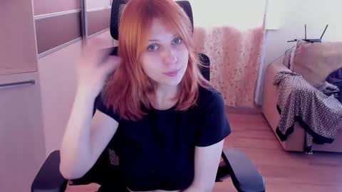 Snapshot of lyssan_xo chatting on October 15, 2025, 10:15 am lyssan_xo online show from October 15, 2025, 10:15 am