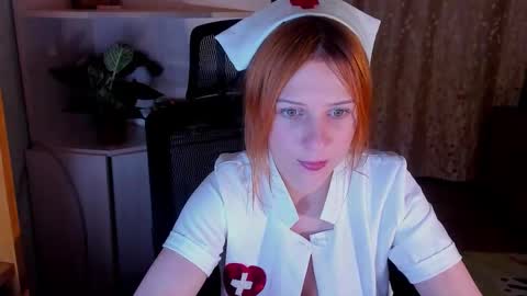 lyssan_xo online show from November 9, 2025, 5:11 pm