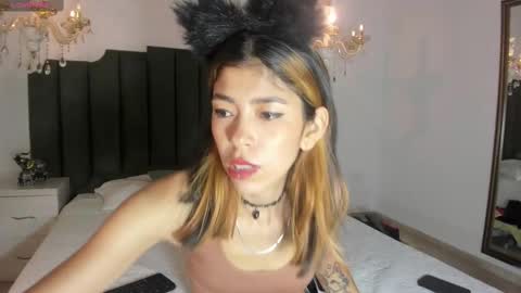 Lyxi online show from February 27, 2025, 11:41 am