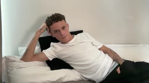  NEW   Leo  lz britboy online show from February 24, 2026, 12:25 pm