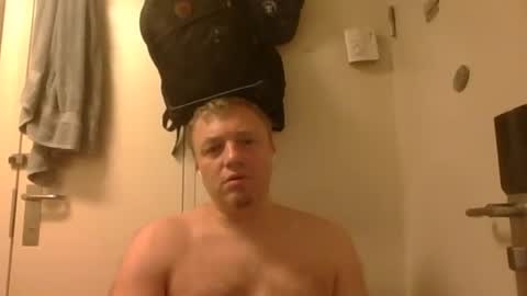 Snapshot of m15kala chatting on December 3, 2025, 8:00 am m15kala online show from December 3, 2025, 8:00 am