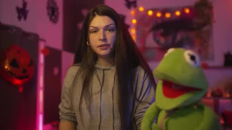 Snapshot of m1agarand chatting on October 25, 2025, 8:14 pm M1A  Dddy online show from October 25, 2025, 8:14 pm