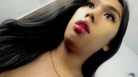 Janelovesu online show from May 4, 2026, 12:39 am