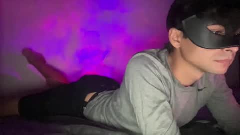 Snapshot of m_boy_ chatting on October 30, 2025, 11:27 pm M Boy online show from October 30, 2025, 11:27 pm