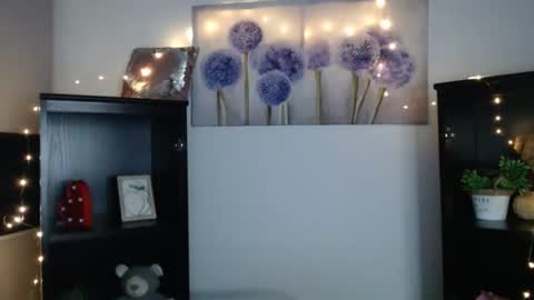 Snapshot of m_i_k_i_ chatting on February 2, 2026, 10:58 am m_i_k_i_ online show from February 2, 2026, 10:58 am