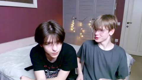Snapshot of m_s_a_ chatting on October 24, 2025, 5:31 pm Michael and Kai online show from October 24, 2025, 5:31 pm