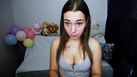 Snapshot of m_vikki chatting on December 6, 2024, 8:26 am Vikki online show from December 6, 2024, 8:26 am