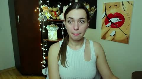 Snapshot of m_vikki chatting on January 31, 2025, 5:53 pm Vikki online show from January 31, 2025, 5:53 pm