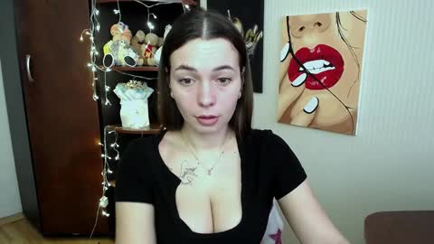 Snapshot of m_vikki chatting on March 5, 2025, 10:55 am Vikki online show from March 5, 2025, 10:55 am