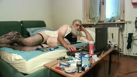 maax1970 online show from September 28, 2025, 1:27 pm