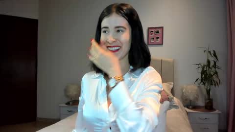 Snapshot of macarena_vallejo_ chatting on March 12, 2025, 2:20 am Macarena online show from March 12, 2025, 2:20 am