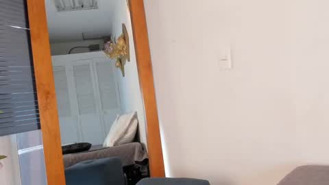 Snapshot of macarenacooper chatting on October 8, 2025, 9:01 pm Macarena online show from October 8, 2025, 9:01 pm