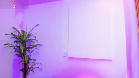 macarenasmith1 online show from December 16, 2025, 11:48 am