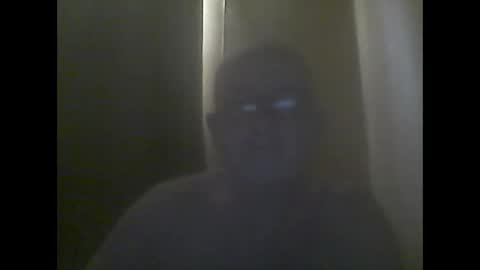 macbewdekan25 online show from April 26, 2026, 8:01 am