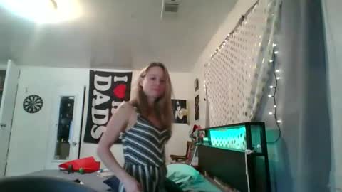 Snapshot of maceyloves chatting on April 28, 2026, 4:45 pm maceyloves online show from April 28, 2026, 4:45 pm
