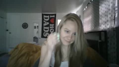 Snapshot of maceyloves chatting on May 14, 2026, 2:57 pm maceyloves online show from May 14, 2026, 2:57 pm