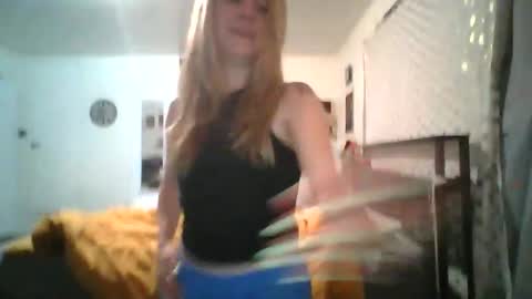 Snapshot of maceyloves chatting on May 19, 2026, 3:57 am maceyloves online show from May 19, 2026, 3:57 am