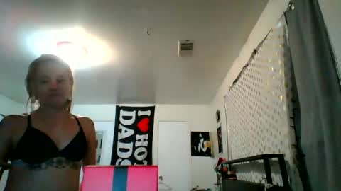 Snapshot of maceyloves chatting on May 29, 2026, 12:08 am maceyloves online show from May 29, 2026, 12:08 am