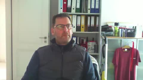 macfly67 online show from February 17, 2025, 12:48 pm