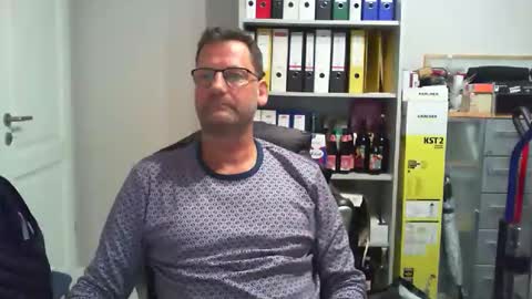 macfly67 online show from December 22, 2025, 1:24 am