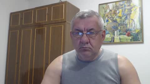 Snapshot of machomale3 chatting on September 28, 2025, 3:23 am Macho online show from September 28, 2025, 3:23 am