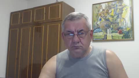 Snapshot of machomale3 chatting on October 3, 2025, 8:39 pm Macho online show from October 3, 2025, 8:39 pm