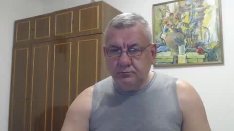 Snapshot of machomale3 chatting on October 12, 2025, 8:19 pm Macho online show from October 12, 2025, 8:19 pm