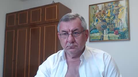 Macho online show from May 9, 2026, 3:28 pm
