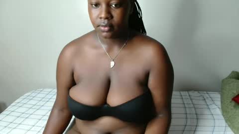 Snapshot of macie_smith chatting on March 19, 2026, 11:42 pm smith online show from March 19, 2026, 11:42 pm